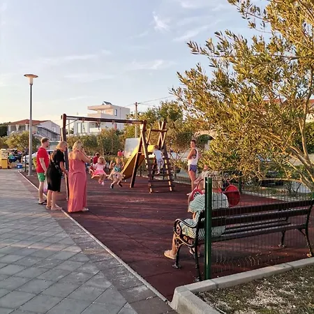 Feriehus Zvoncica Vrsi